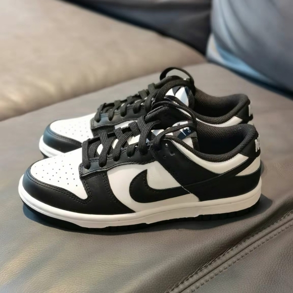 Nike Dunk Low Retro White Black Panda - Picture 2 of 6